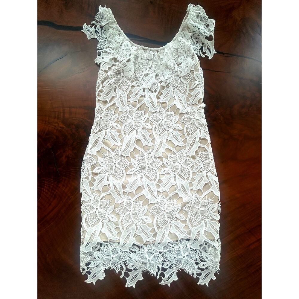 Sabo Skirt White Floral Lace Mini Dress | XS